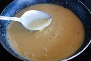 El helado de kefir es un postre probiótico que es fácil de hacer y delicioso a la vez. Comparto mi receta y mis trucos para hacer helados caseros cremosos.