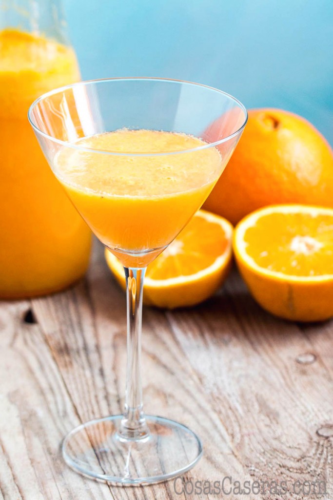 Perfecto para verano el agua de Valencia es un cóctel español refrescante, parecido al mimosa, en el que el zumo de naranja y el cava comparten protagonismo. 