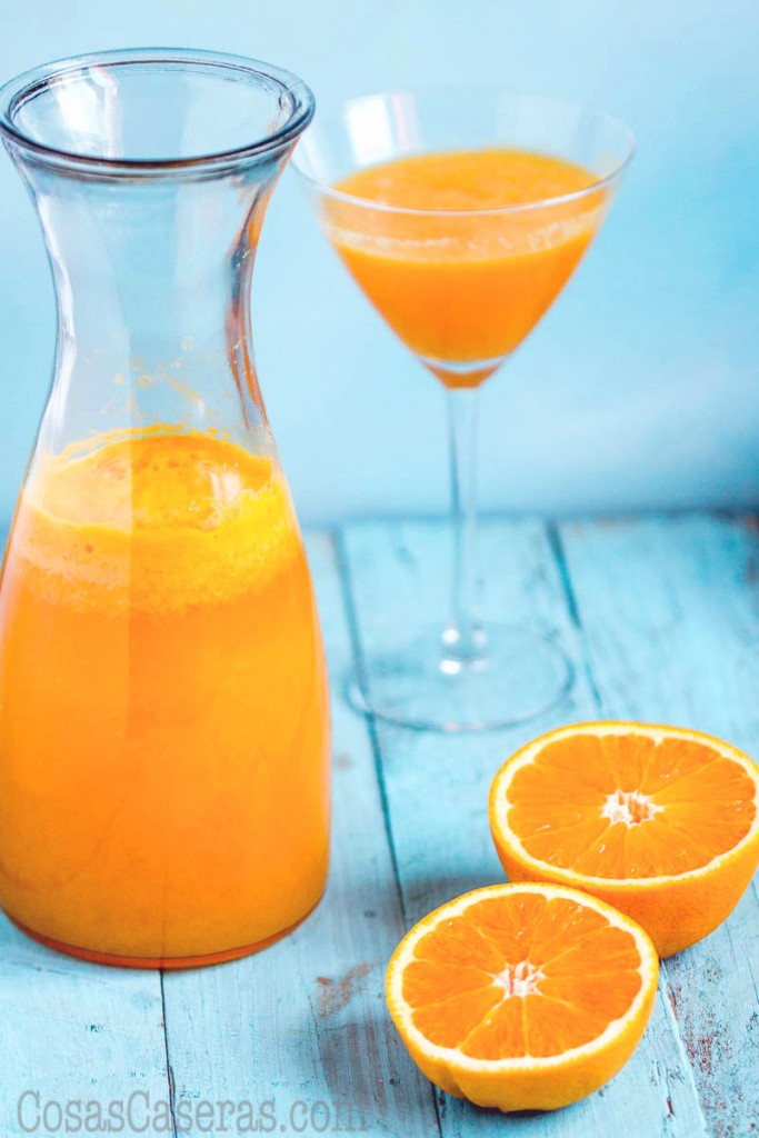 Perfecto para verano el agua de Valencia es un cóctel español refrescante, parecido al mimosa, en el que el zumo de naranja y el cava comparten protagonismo. 